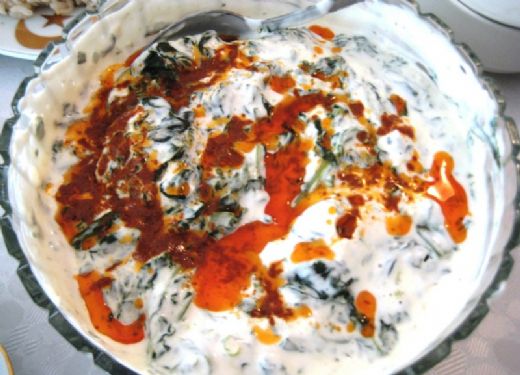 Yoğurtlu Ispanak Kavurması Tarifi ve Malzemeleri